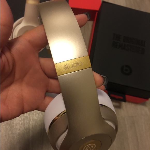 Beats Wireless Studio 3 - Picture 2 of 4